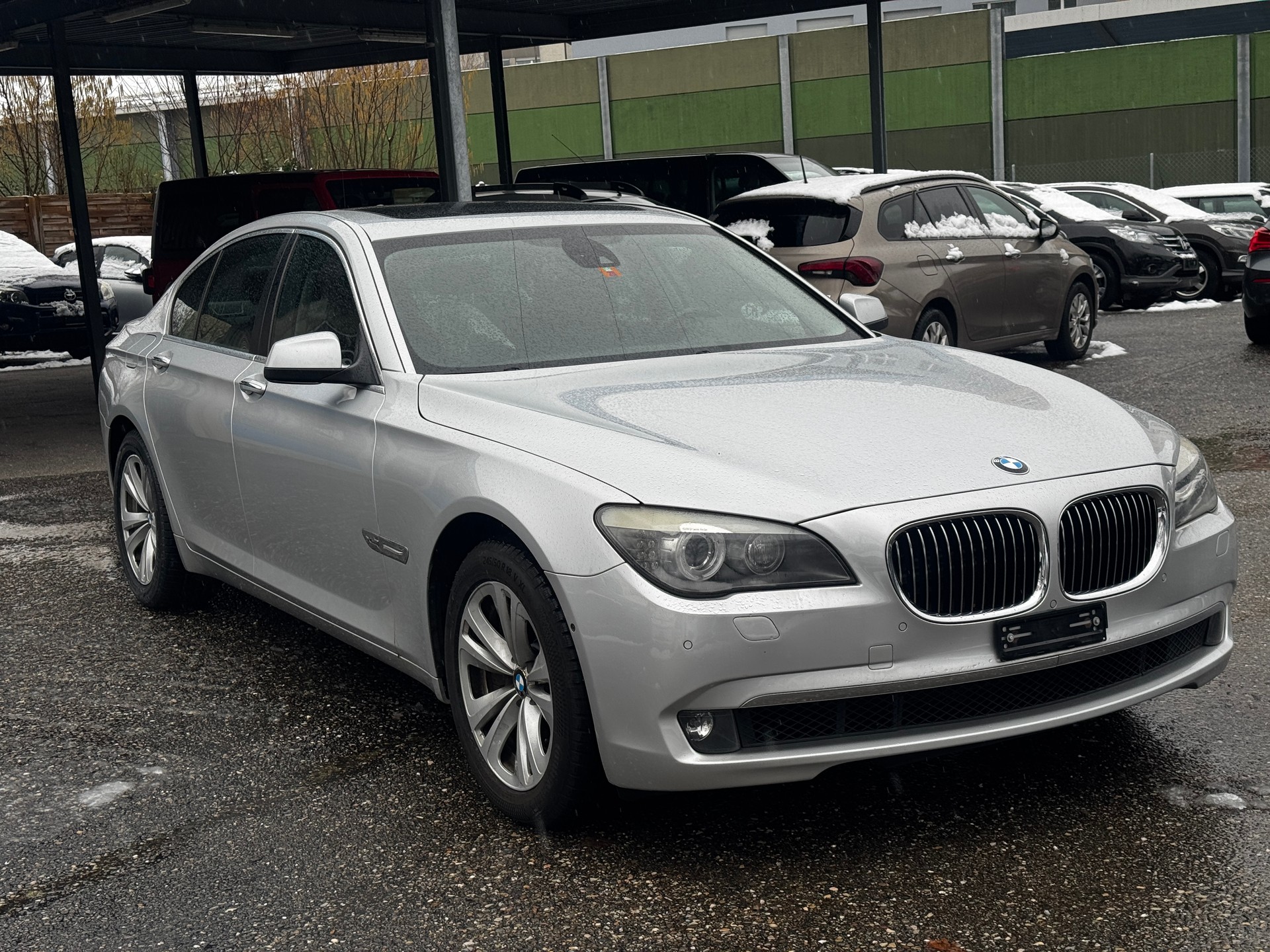 BMW 750i xDrive-image-3