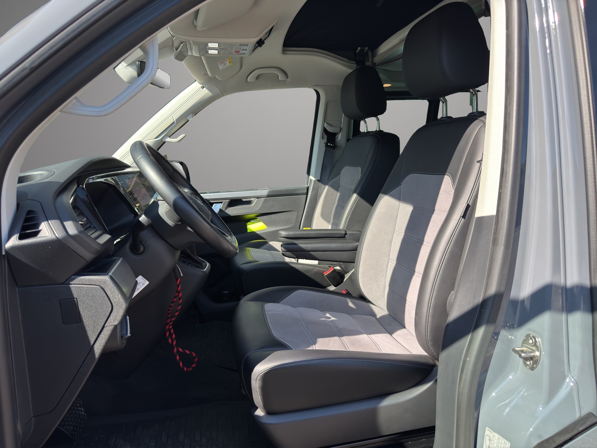 VW T6.1 California 2.0 Bi-TDI Beach Edition Liberty DSG-image-9