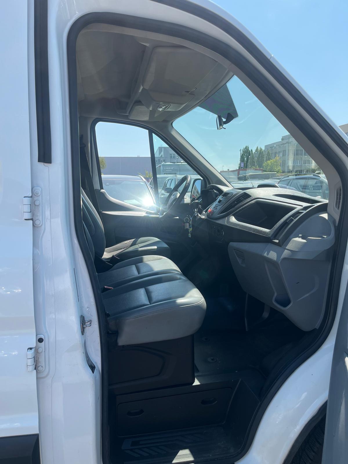 FORD Transit 310 L2 Ambiente 2.0 TDCi 105 FWD-image-8