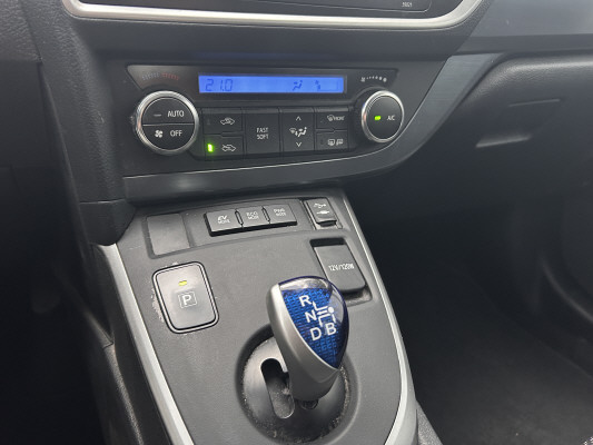 TOYOTA Auris TS 1.8 HSD Luna-image-9