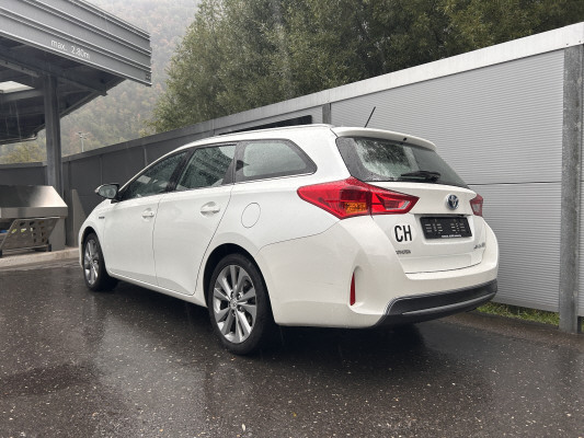 TOYOTA Auris TS 1.8 HSD Luna-image-3