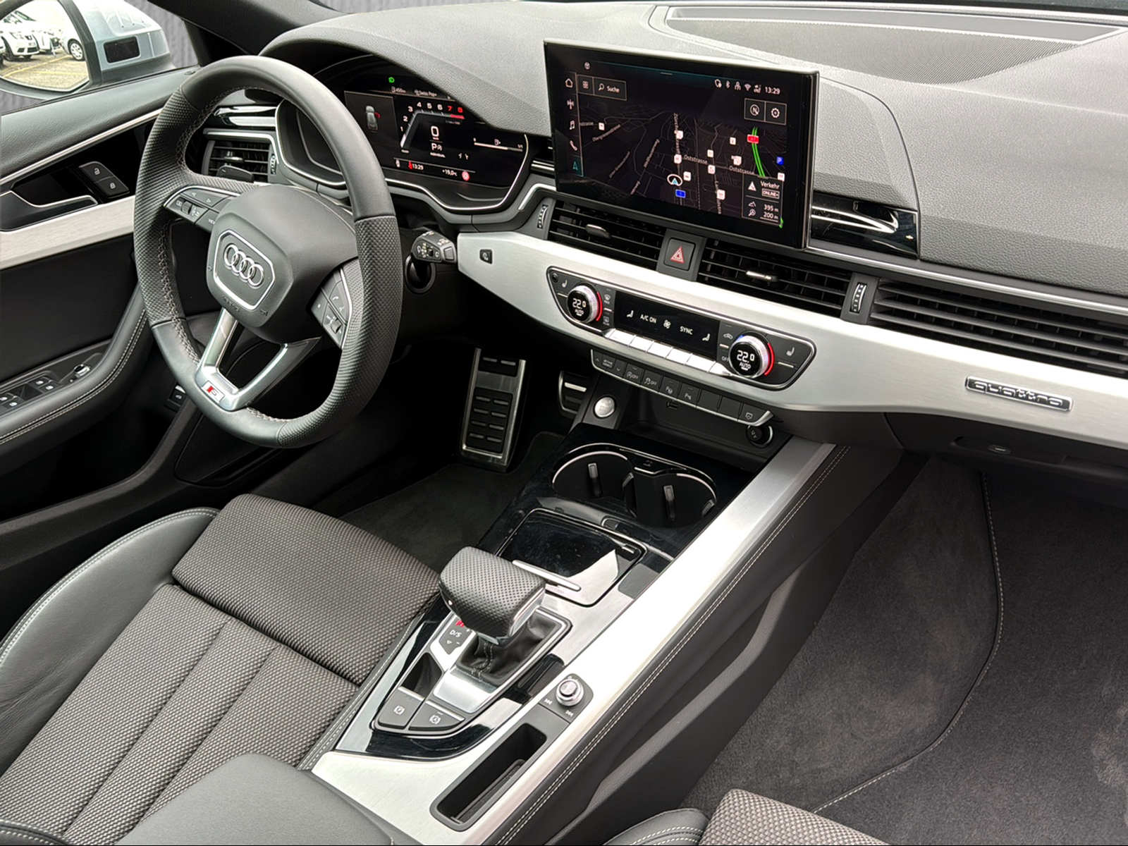 AUDI A4 Avant 45 TFSI S line S-tronic quattro*Panoramadach*AHK*ACC Tempomat*5 J. Garantie ab Inv.*-image-11