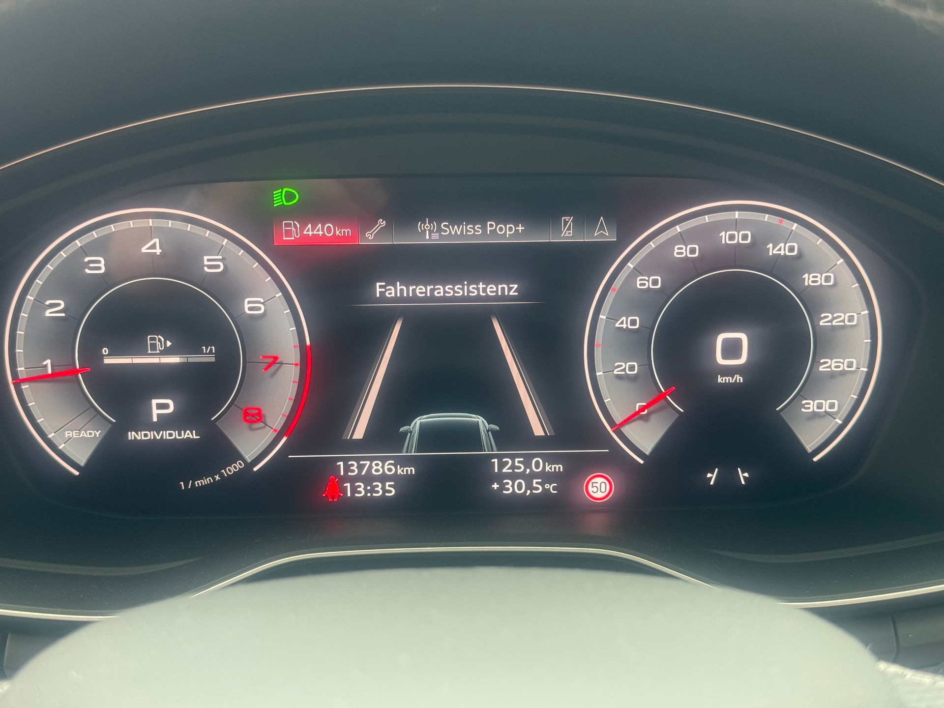 AUDI A4 Avant 45 TFSI S line S-tronic quattro*Panoramadach*AHK*ACC Tempomat*5 J. Garantie ab Inv.*-image-13