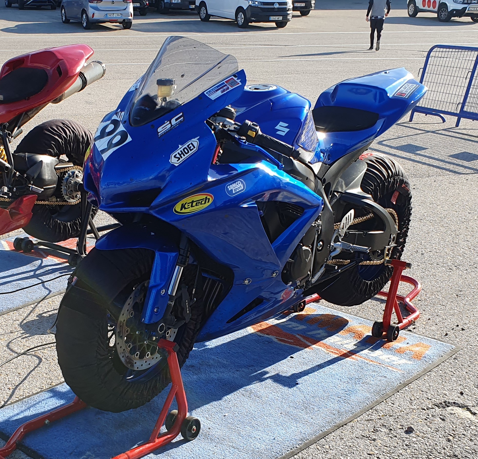 SUZUKI GSX-R 750 K8