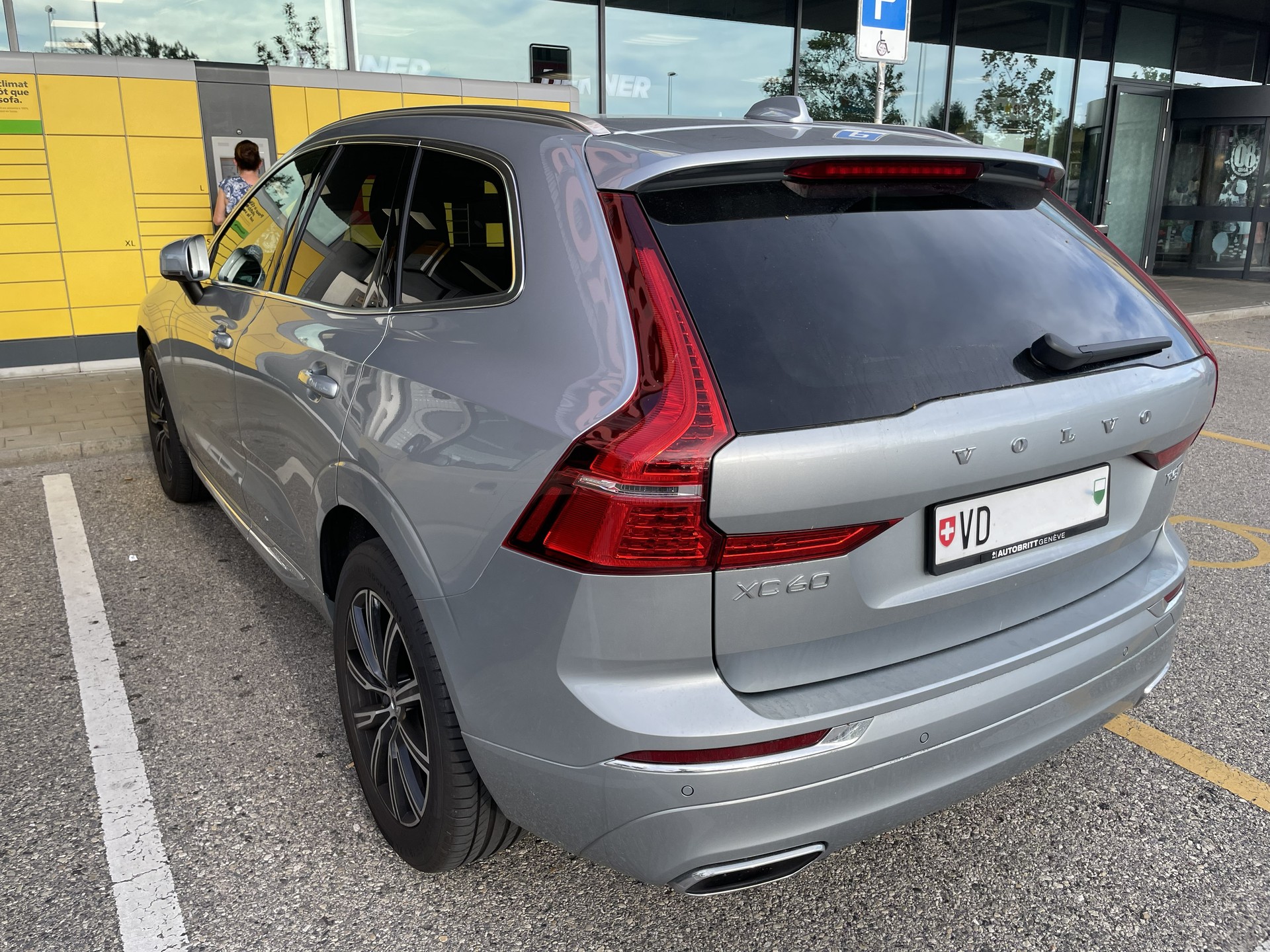 VOLVO 2.0 T5 Inscription AWD-image-1