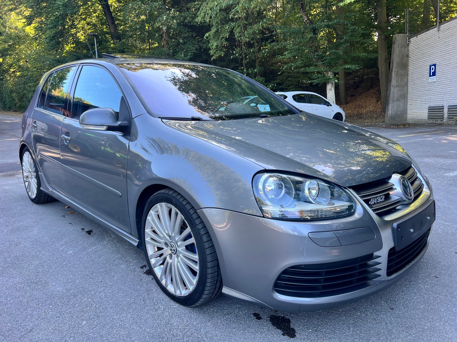 VW Golf R32 4Motion DSG-image-2