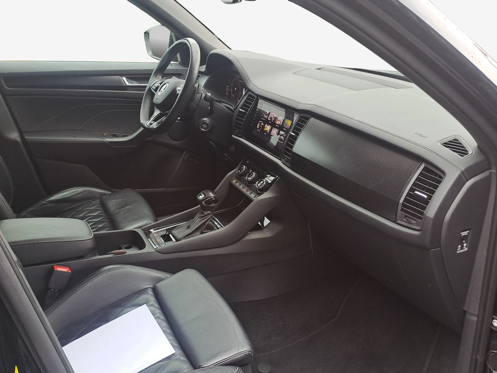 SKODA Kodiaq 2.0 TSI 4x4 SportLine-image-13