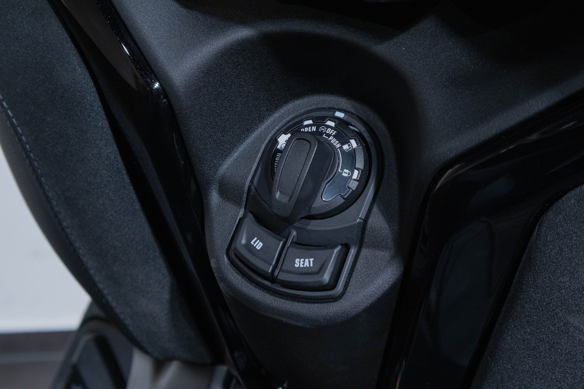 YAMAHA XMAX 125 Tech MAX+-image-11