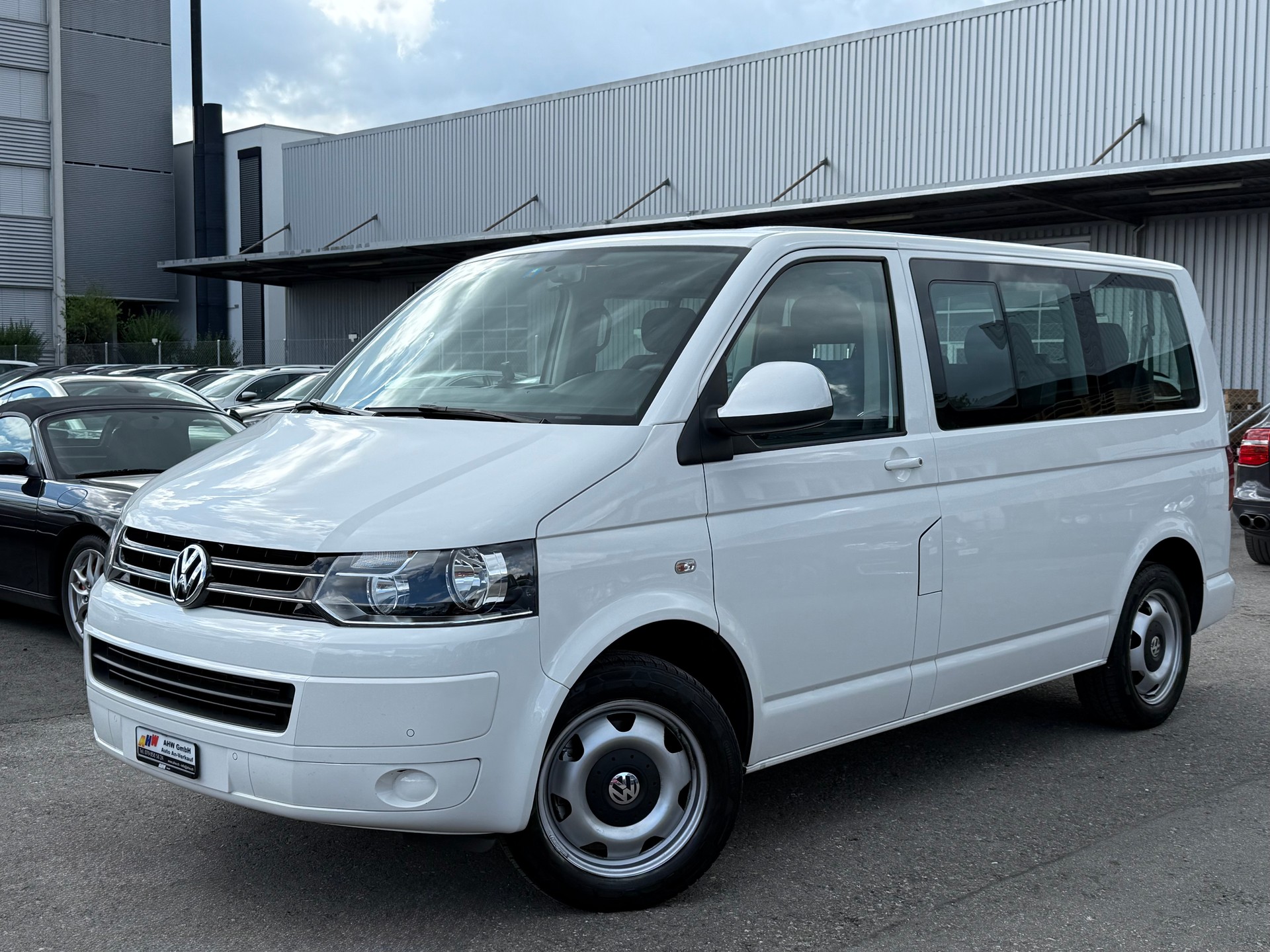 VW T5 Caravelle Comfortline 2.0 TDI CR 4Motion DSG / Frisch ab MFK / 1.Hand / 8 Plätzer / Standheizung / AHK 2500kg / Tempomat-image-0