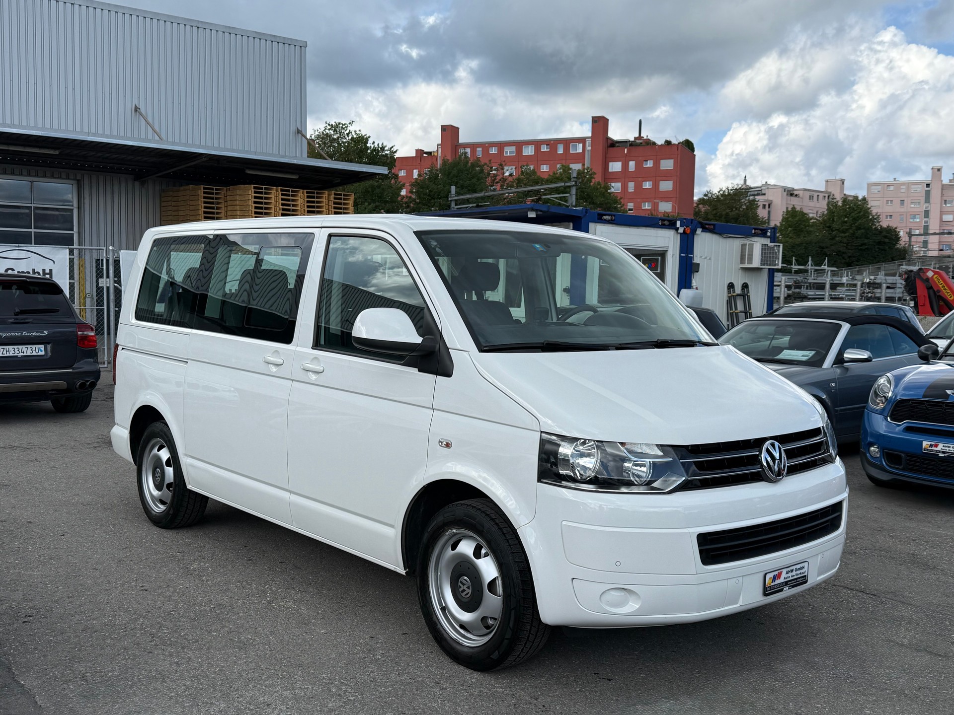 VW T5 Caravelle Comfortline 2.0 TDI CR 4Motion DSG / Frisch ab MFK / 1.Hand / 8 Plätzer / Standheizung / AHK 2500kg / Tempomat-image-2