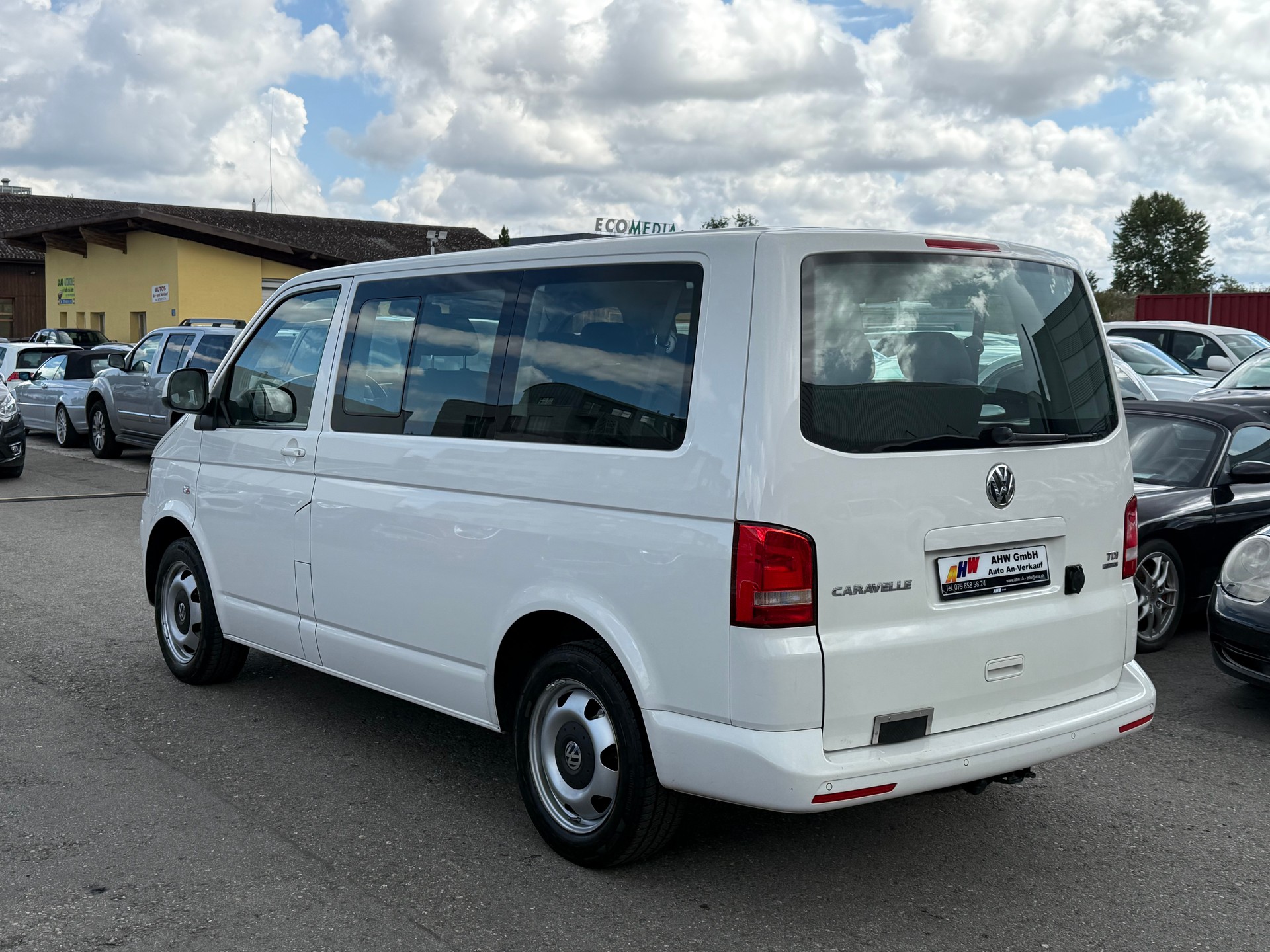 VW T5 Caravelle Comfortline 2.0 TDI CR 4Motion DSG / Frisch ab MFK / 1.Hand / 8 Plätzer / Standheizung / AHK 2500kg / Tempomat-image-5
