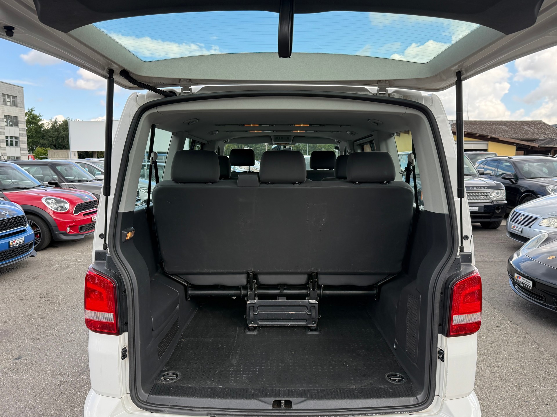 VW T5 Caravelle Comfortline 2.0 TDI CR 4Motion DSG / Frisch ab MFK / 1.Hand / 8 Plätzer / Standheizung / AHK 2500kg / Tempomat-image-12