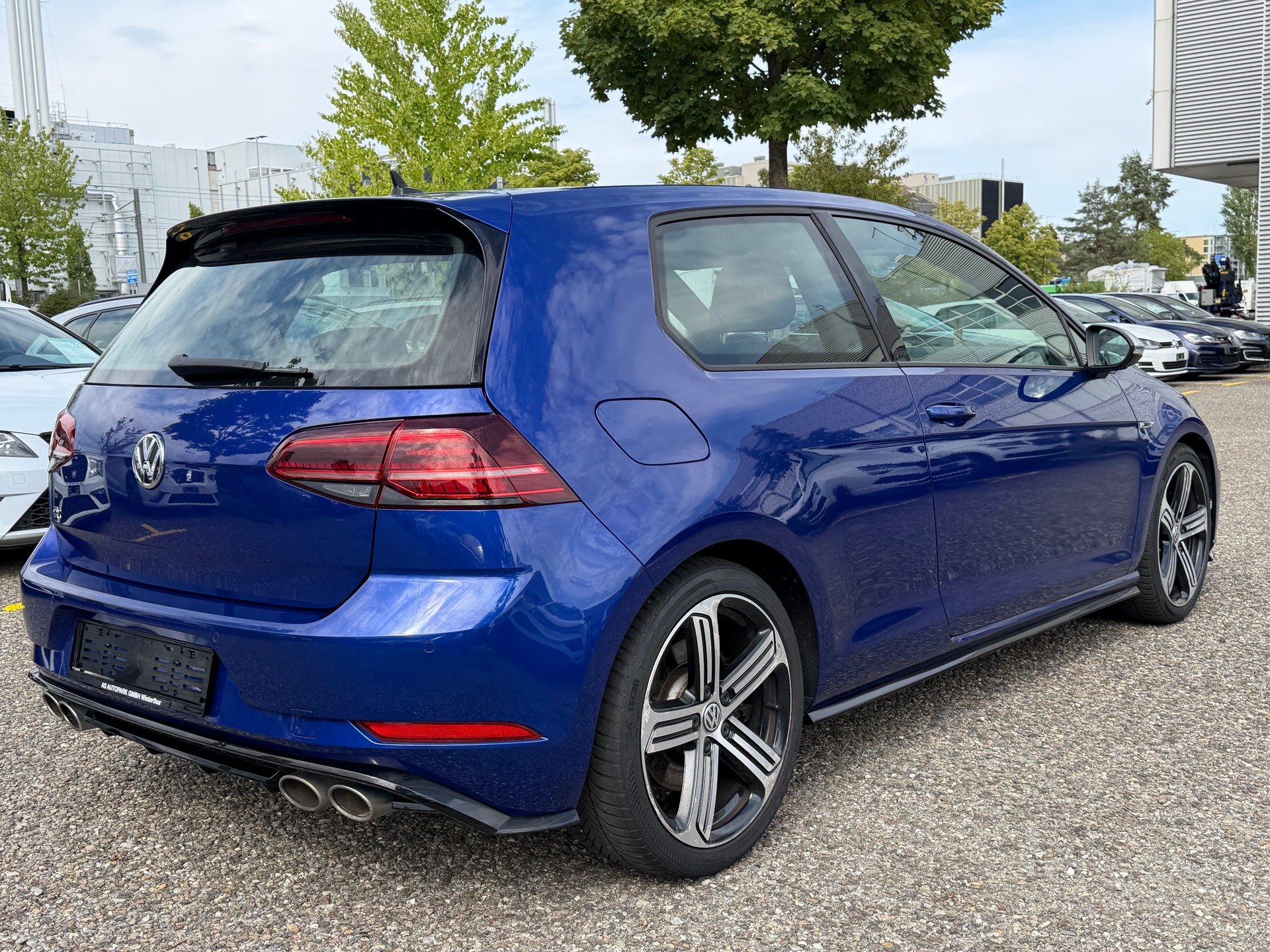 VW Golf 2.0 TSI R 4Motion DSG-image-4