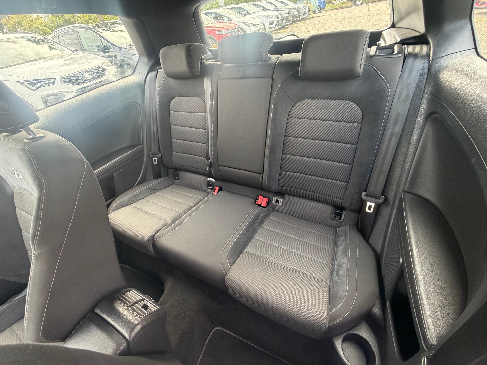VW Golf 2.0 TSI R 4Motion DSG-image-9