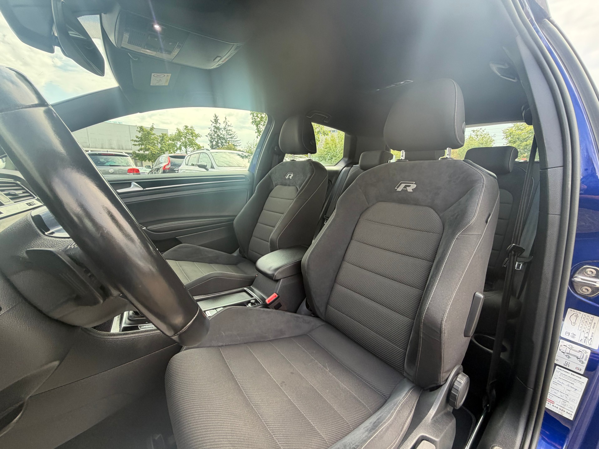 VW Golf 2.0 TSI R 4Motion DSG-image-8