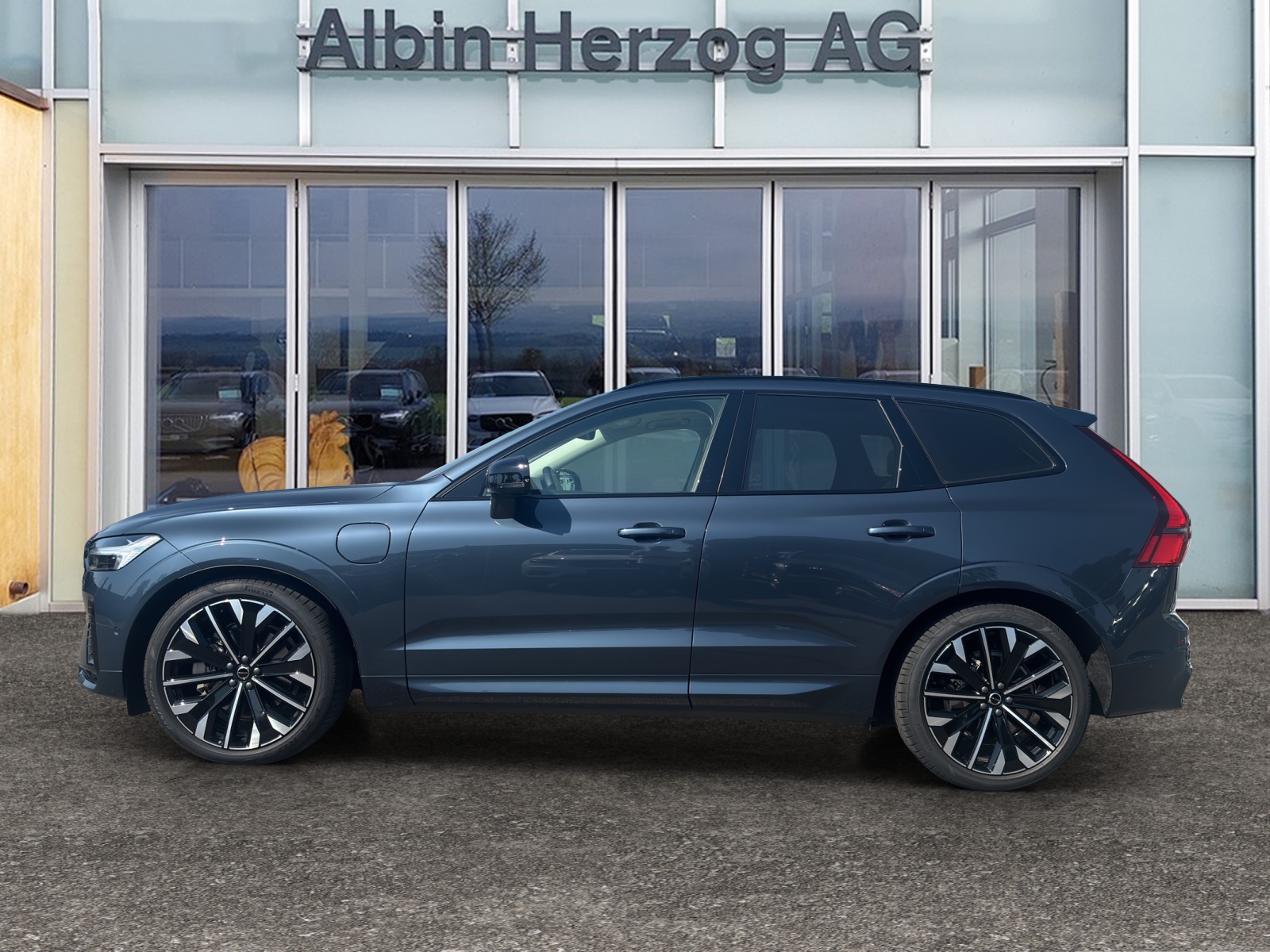 VOLVO XC60 2.0 T8 TE Ultra Dark eAWD-image-1