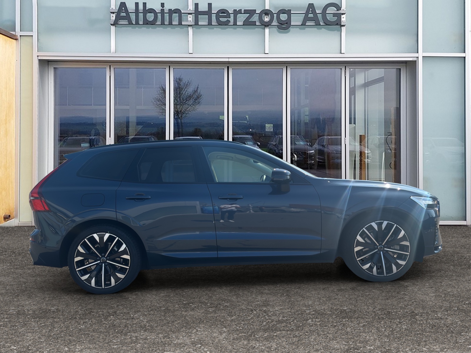 VOLVO XC60 2.0 T8 TE Ultra Dark eAWD-image-4