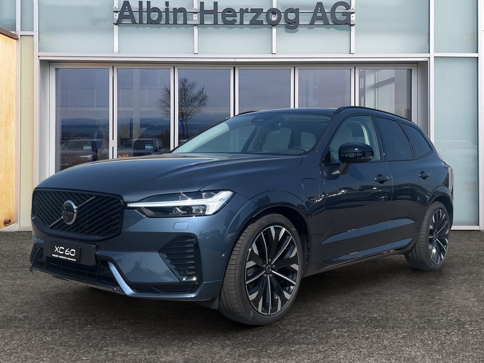 VOLVO XC60 2.0 T8 TE Ultra Dark eAWD-image-0