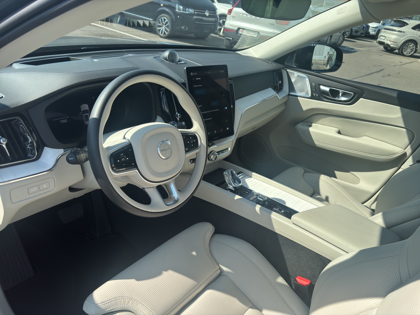 VOLVO XC60 2.0 T8 TE Ultra Dark eAWD-image-8