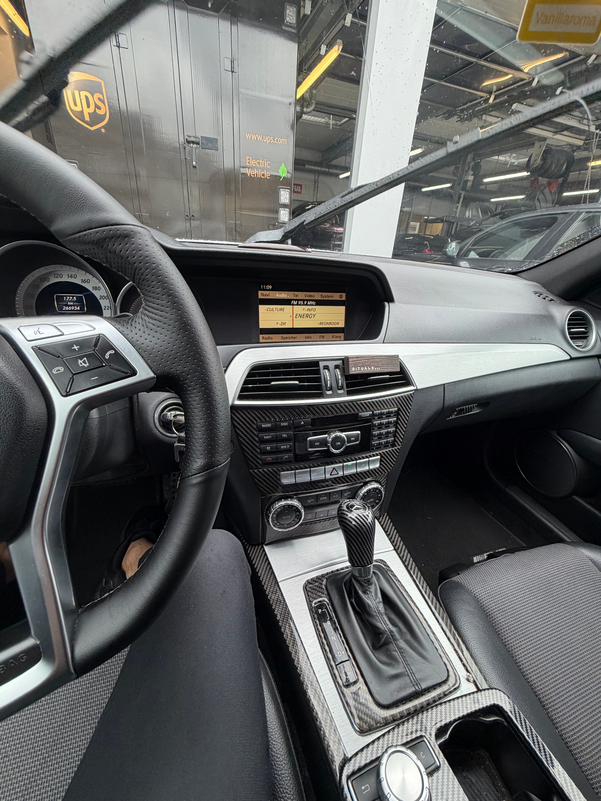 MERCEDES-BENZ C 250 BlueEF Avantgarde-image-3