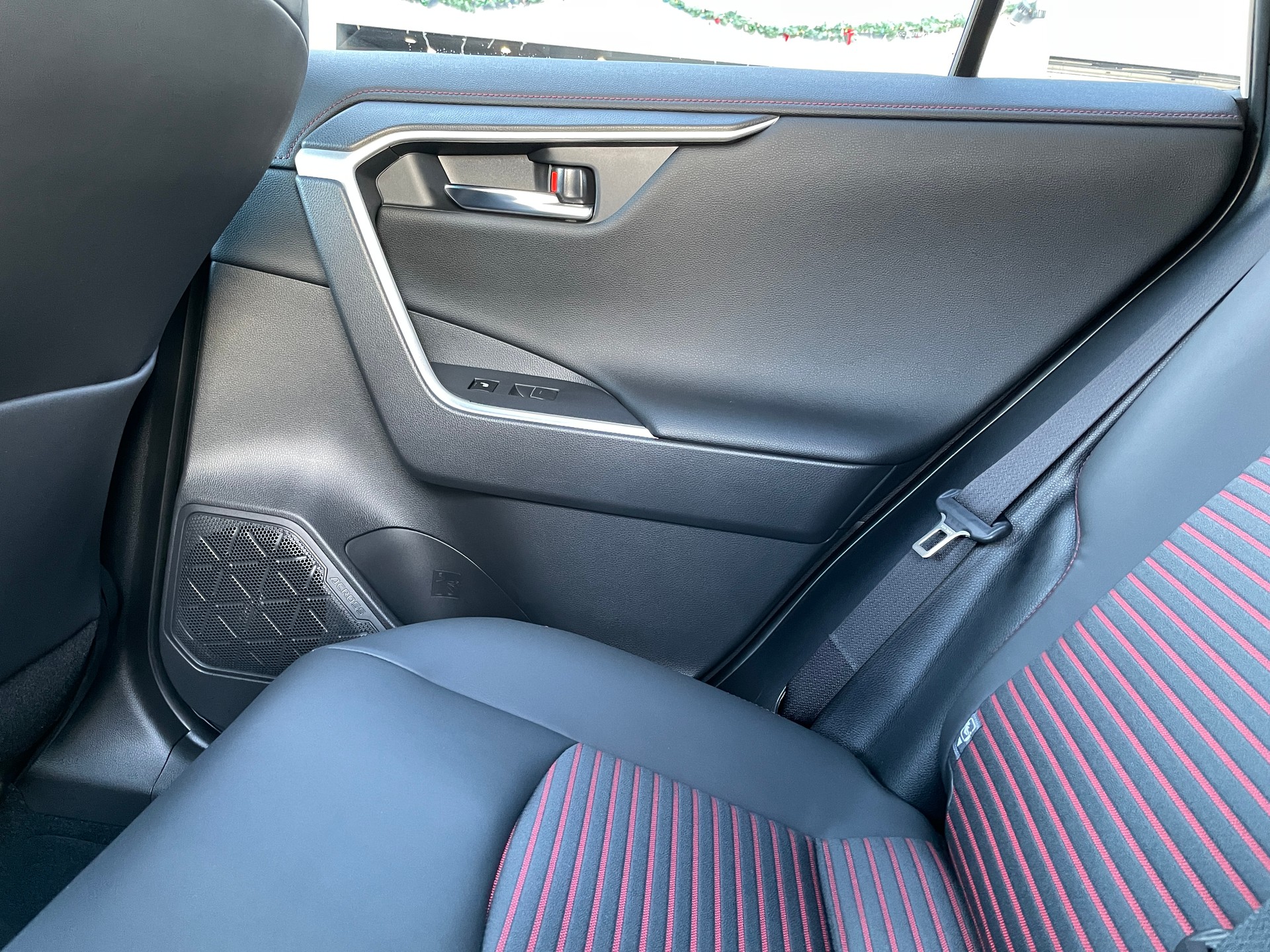 SUZUKI Across 2.5 Plug-in-Hybrid Compact Top E-CVT-image-15