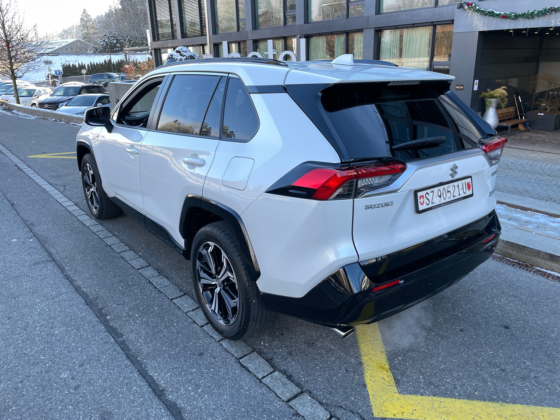SUZUKI Across 2.5 Plug-in-Hybrid Compact Top E-CVT-image-7