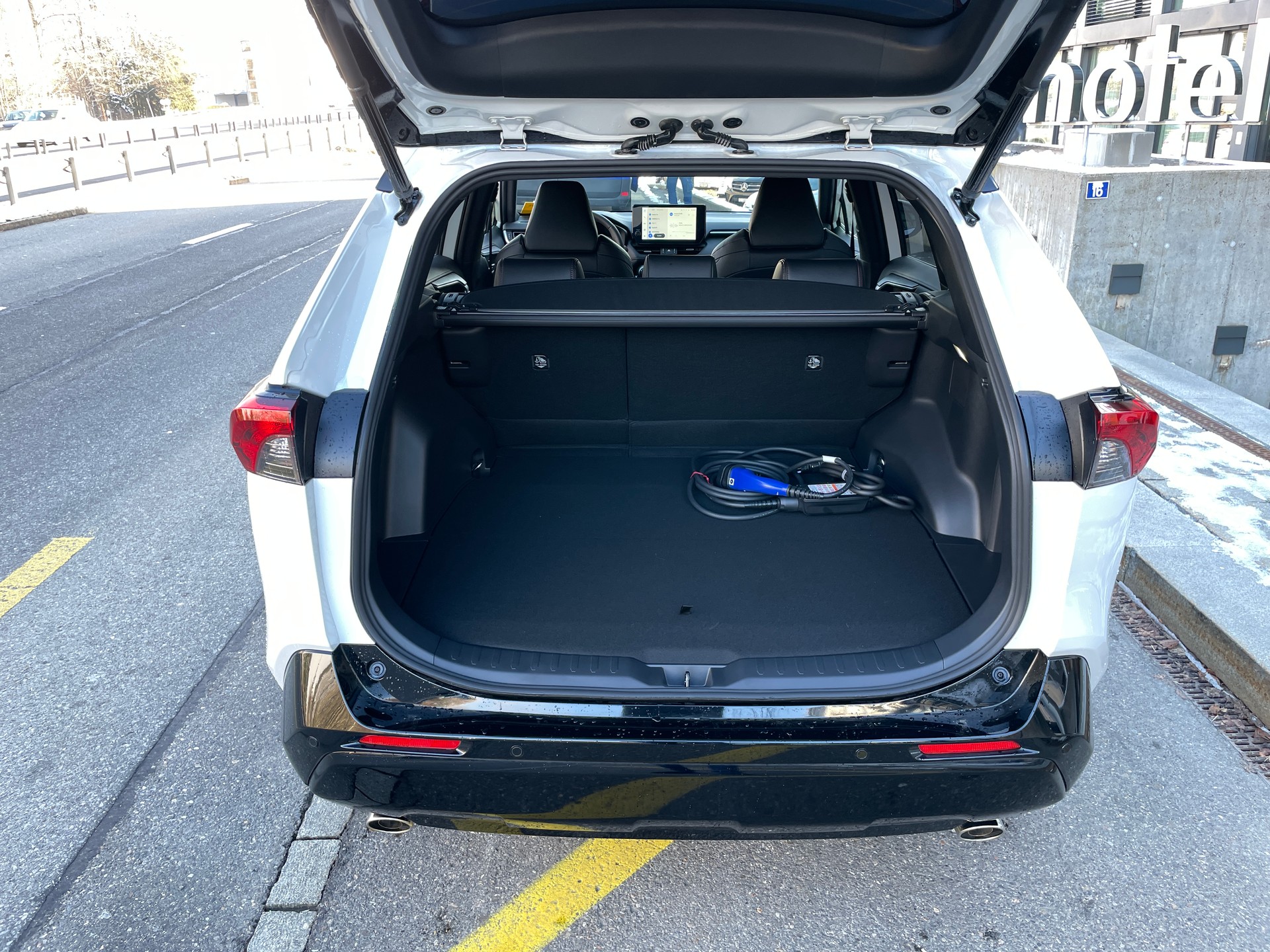 SUZUKI Across 2.5 Plug-in-Hybrid Compact Top E-CVT-image-6