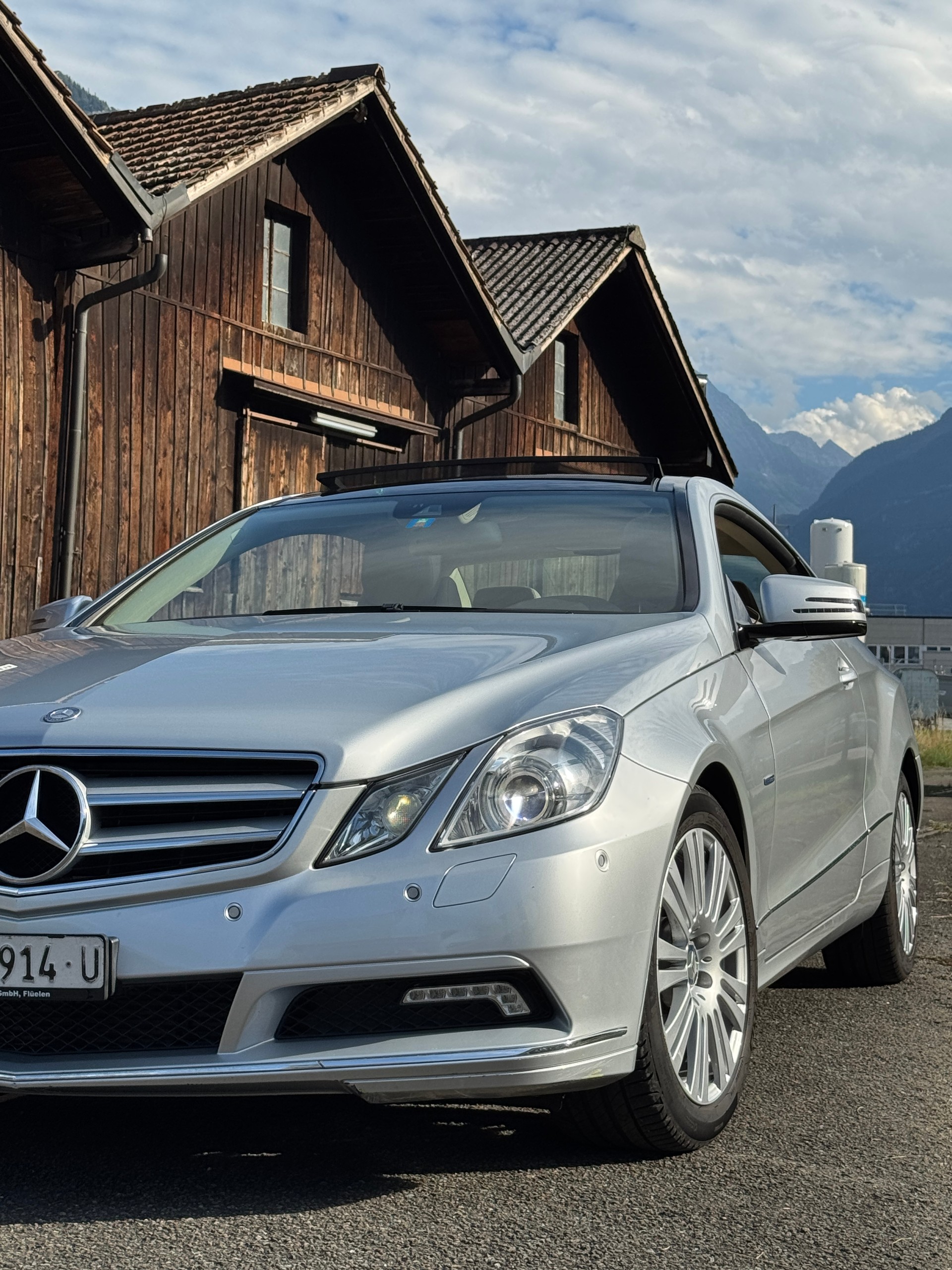MERCEDES-BENZ E 250 CGI BlueEfficiency Automatic-image-0