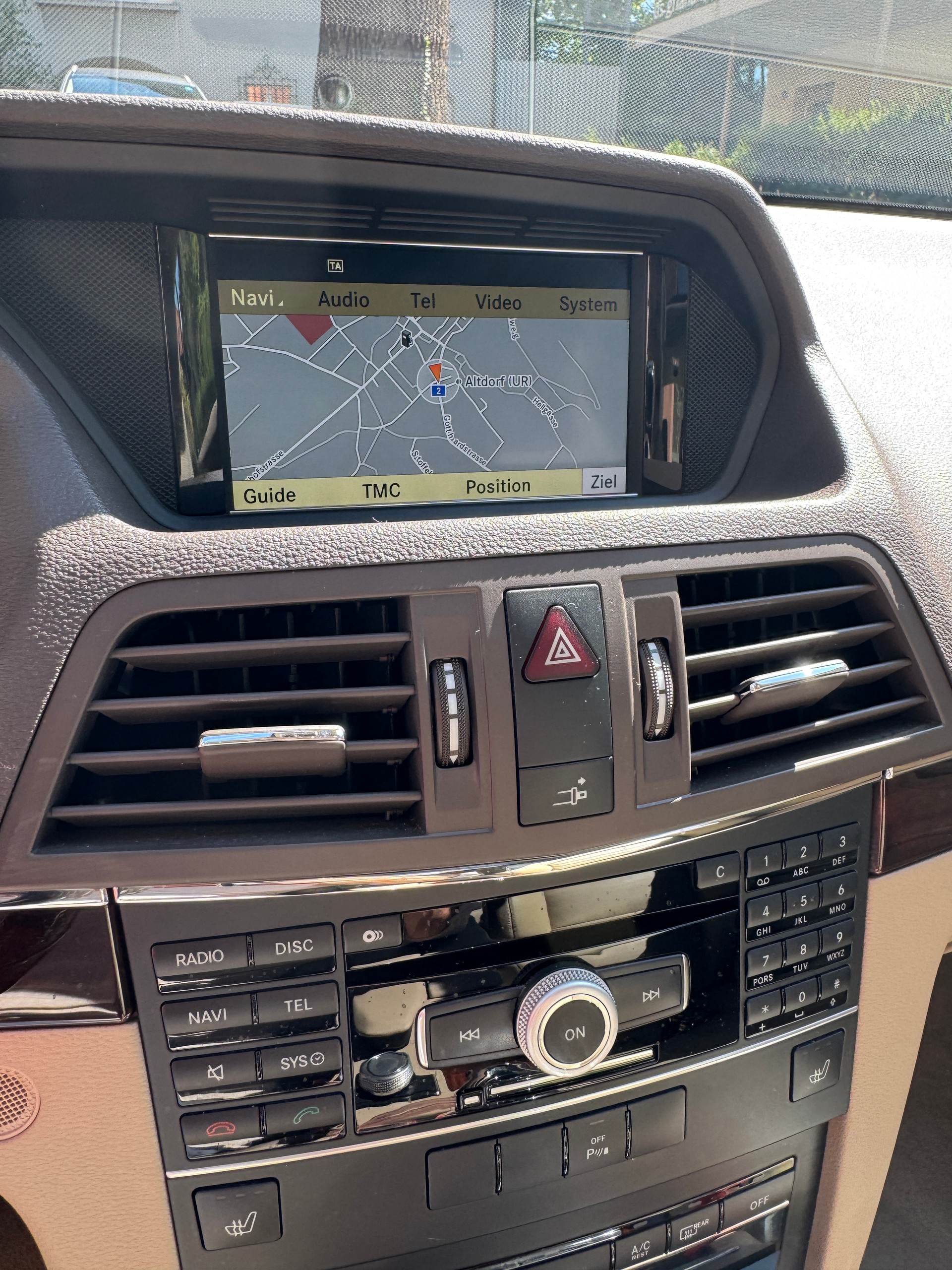 MERCEDES-BENZ E 250 CGI BlueEfficiency Automatic-image-7