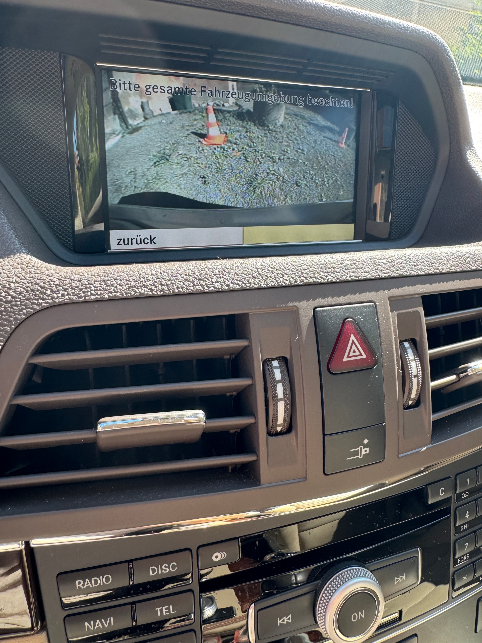 MERCEDES-BENZ E 250 CGI BlueEfficiency Automatic-image-6
