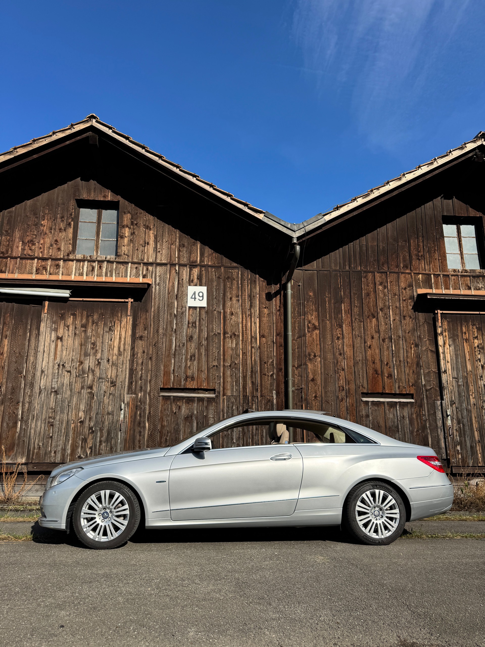 MERCEDES-BENZ E 250 CGI BlueEfficiency Automatic-image-2