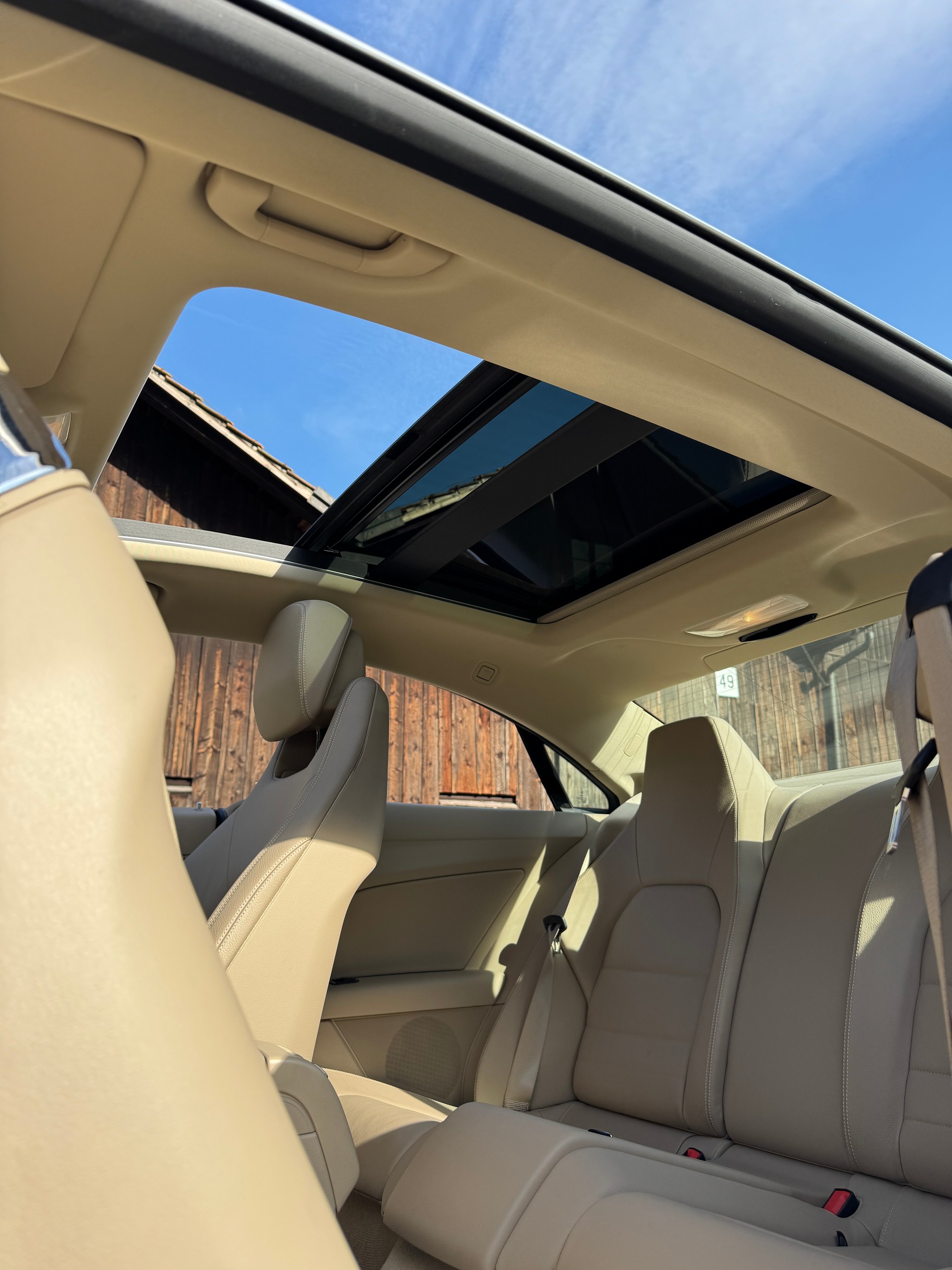 MERCEDES-BENZ E 250 CGI BlueEfficiency Automatic-image-10