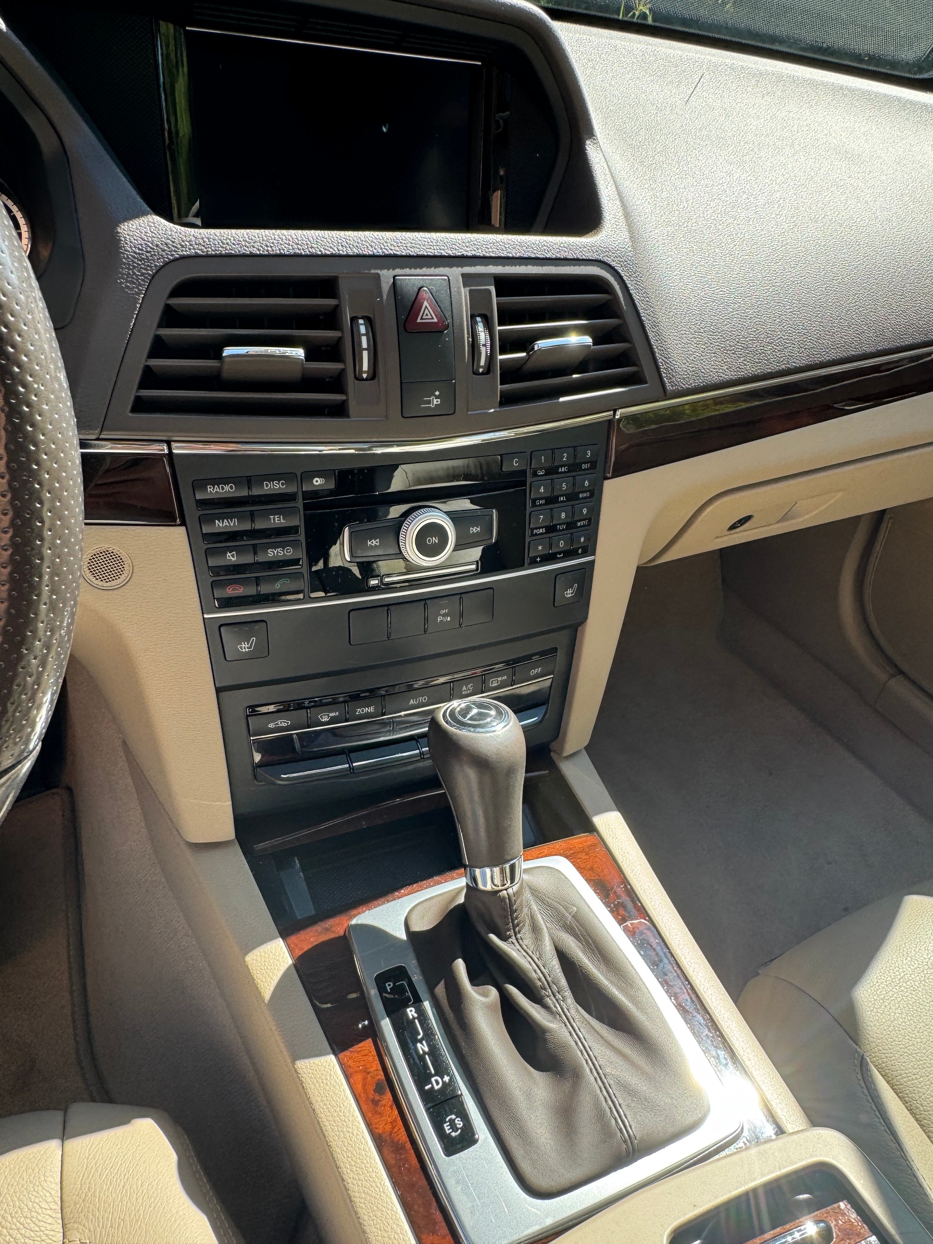 MERCEDES-BENZ E 250 CGI BlueEfficiency Automatic-image-5