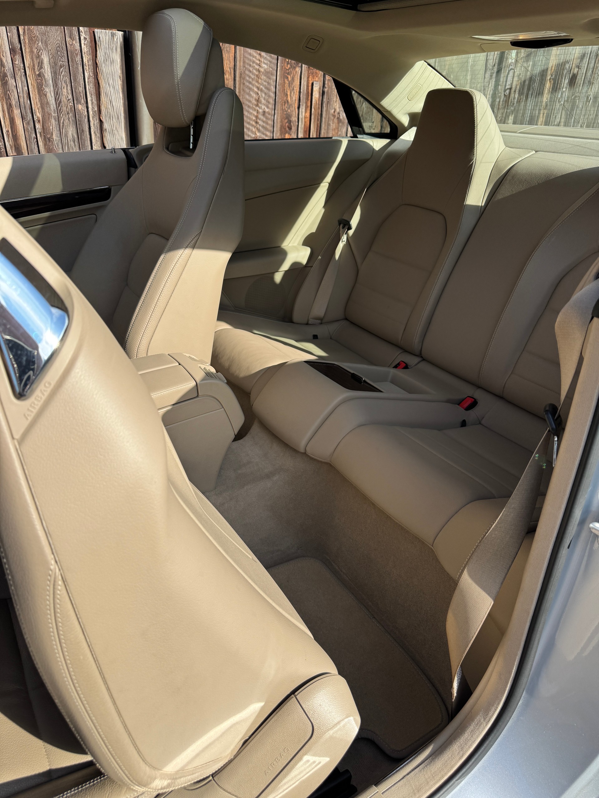 MERCEDES-BENZ E 250 CGI BlueEfficiency Automatic-image-9