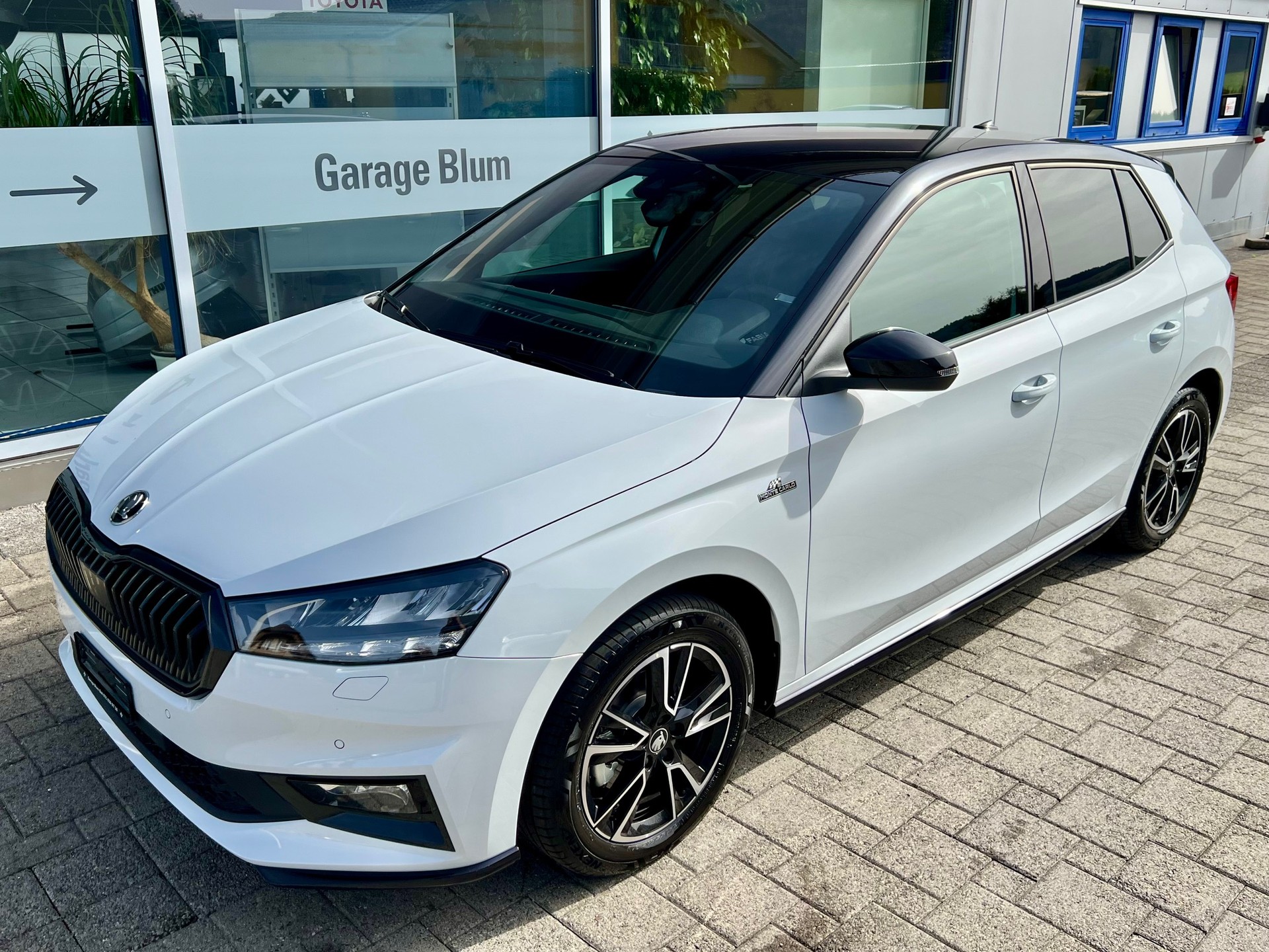 SKODA Fabia 1.0 TSI Monte Carlo DSG-image-2
