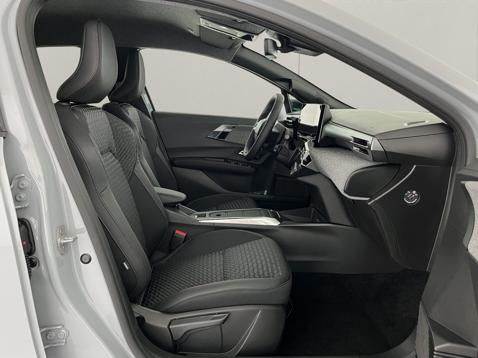 RENAULT Clio 1.8 E-Tech techno-image-15