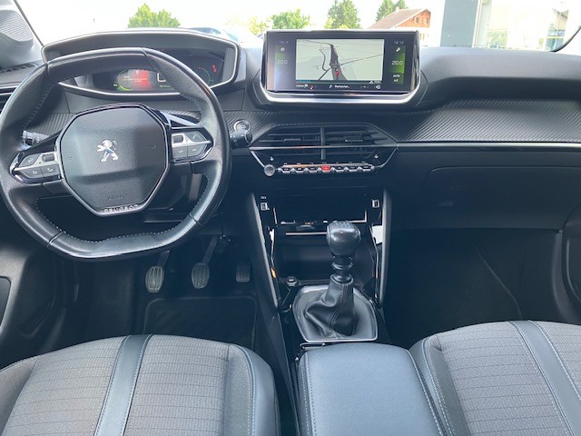 PEUGEOT 208 1.2 PureTech Allure-image-5