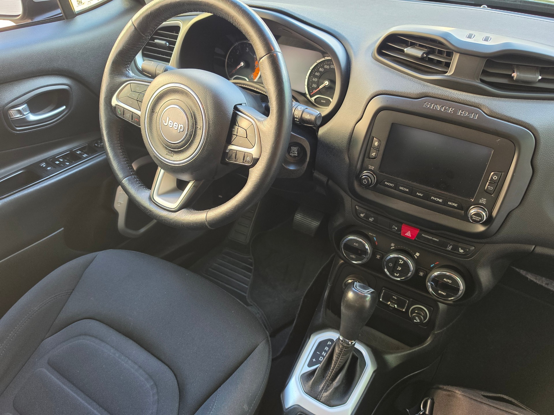JEEP Renegade 2.0 CRD Limited AWD + Low Range 9ATX-image-11