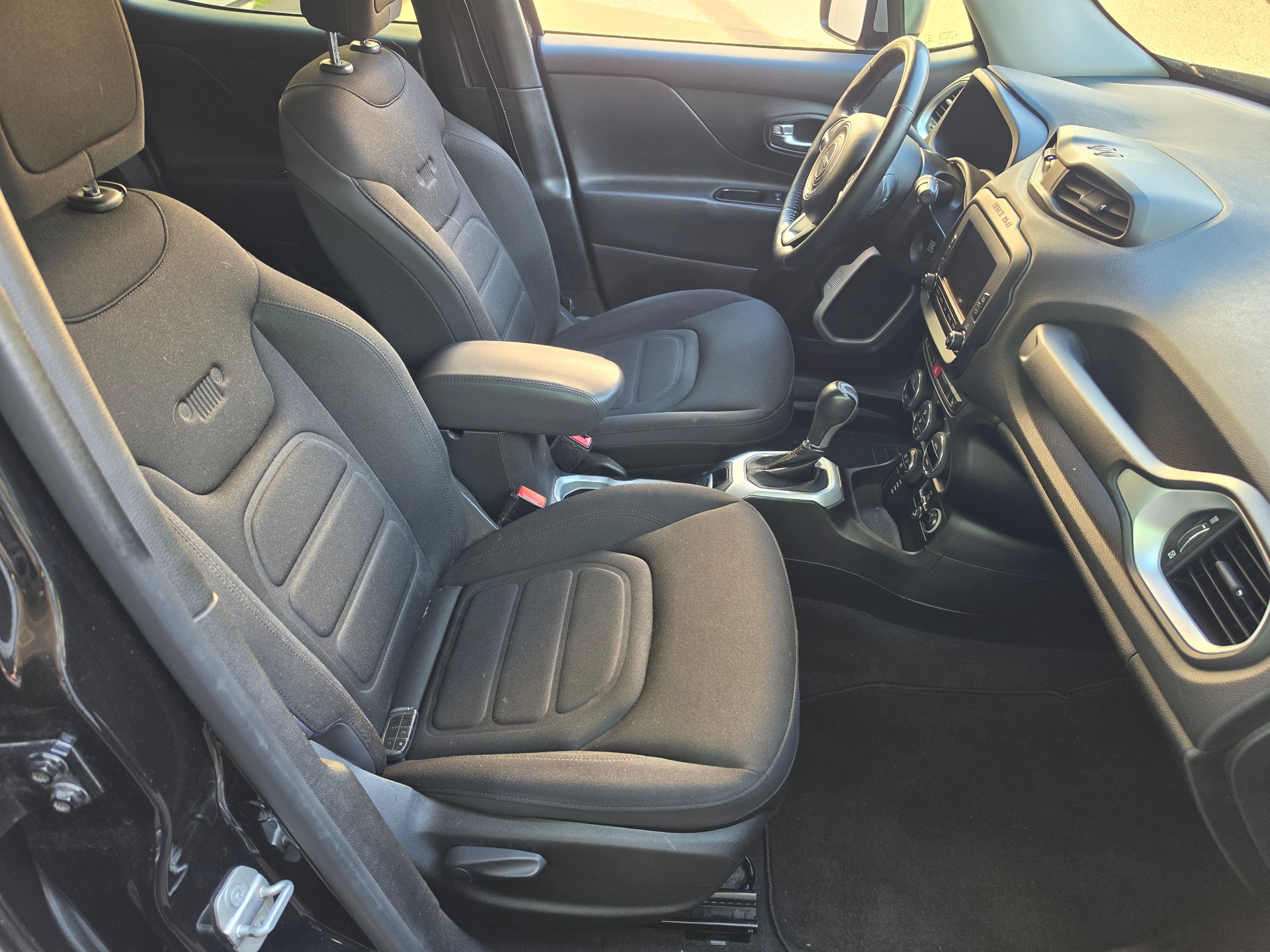 JEEP Renegade 2.0 CRD Limited AWD + Low Range 9ATX-image-9