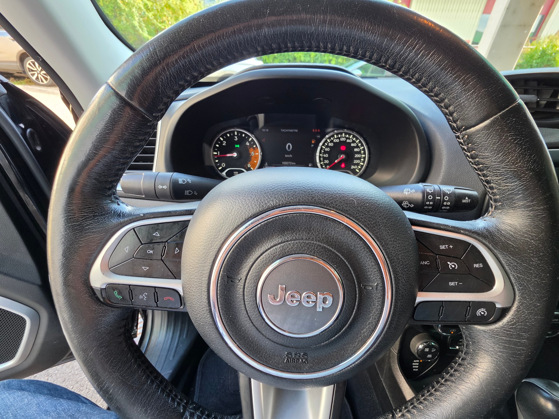 JEEP Renegade 2.0 CRD Limited AWD + Low Range 9ATX-image-13