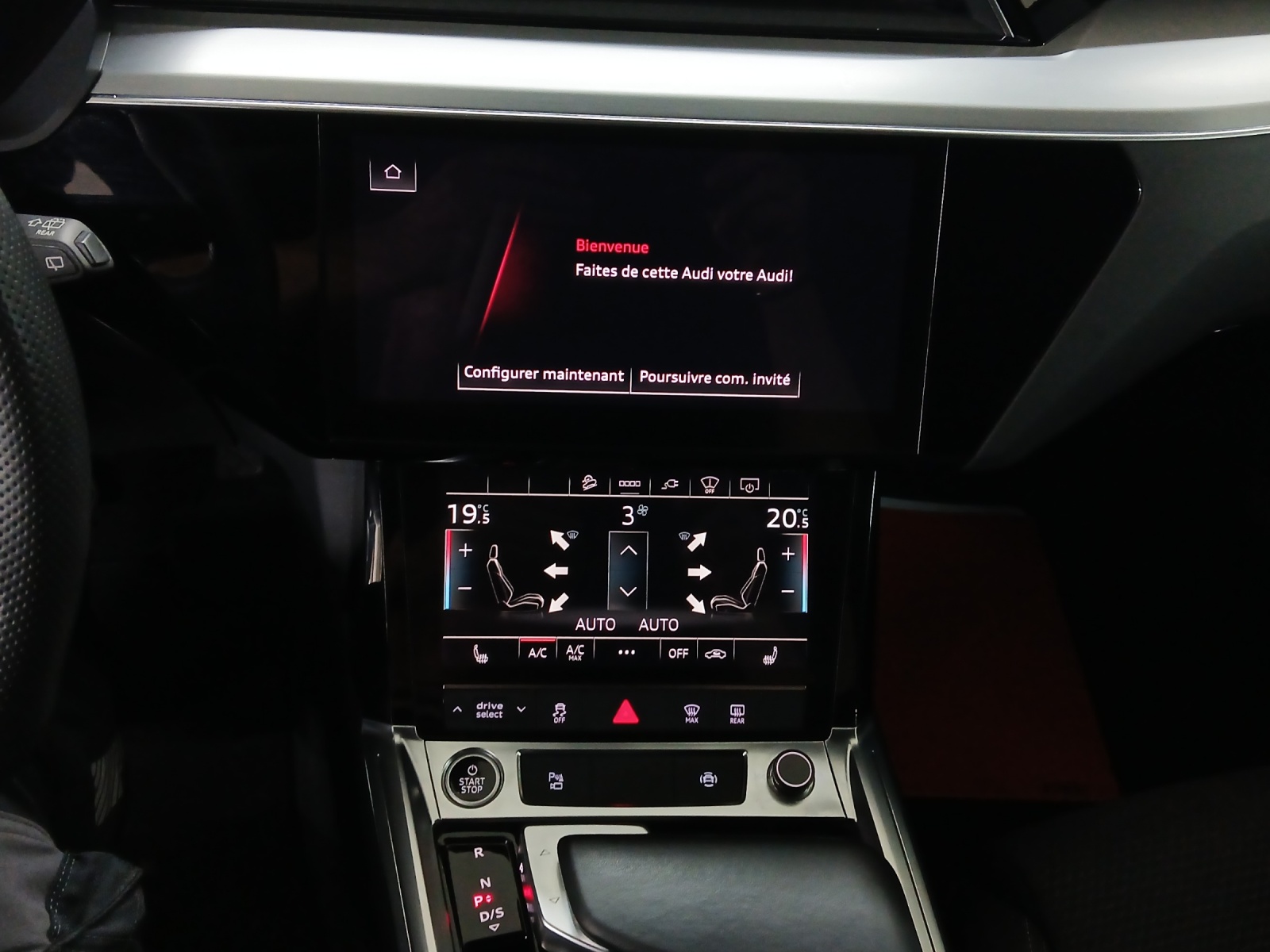 AUDI e-tron 55 S Line Black Edition quattro-image-10