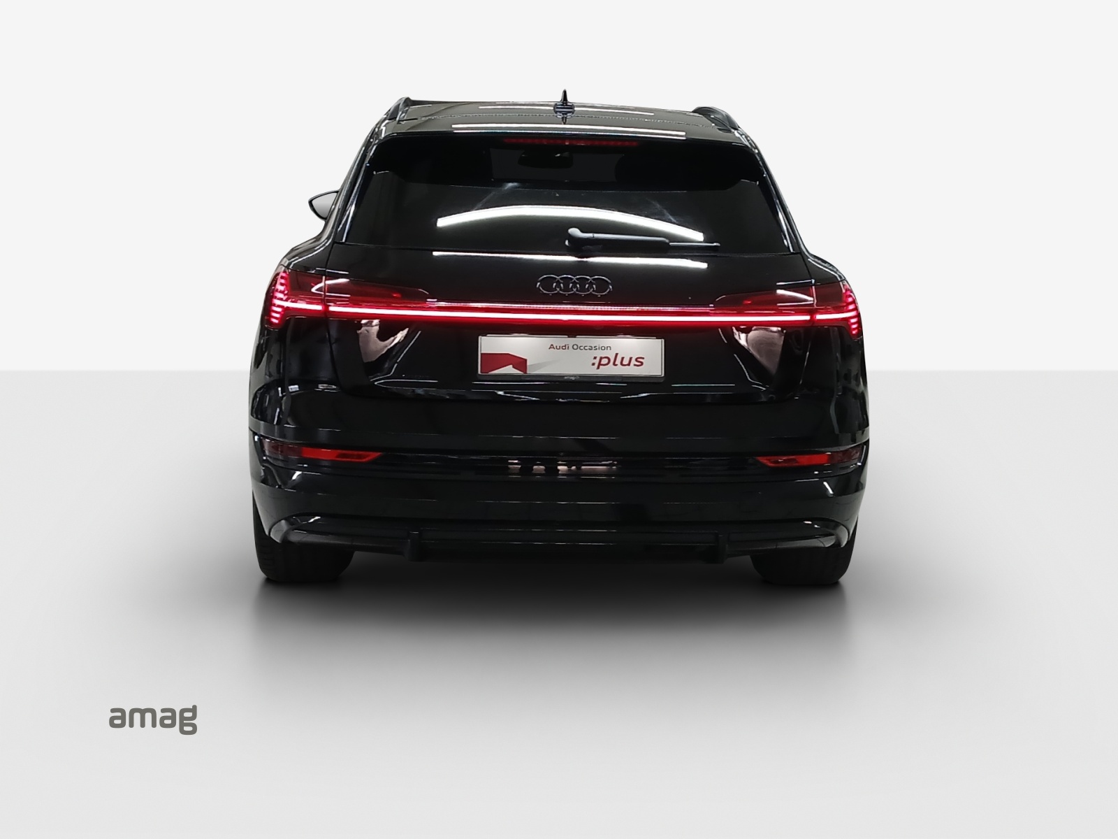 AUDI e-tron 55 S Line Black Edition quattro-image-3