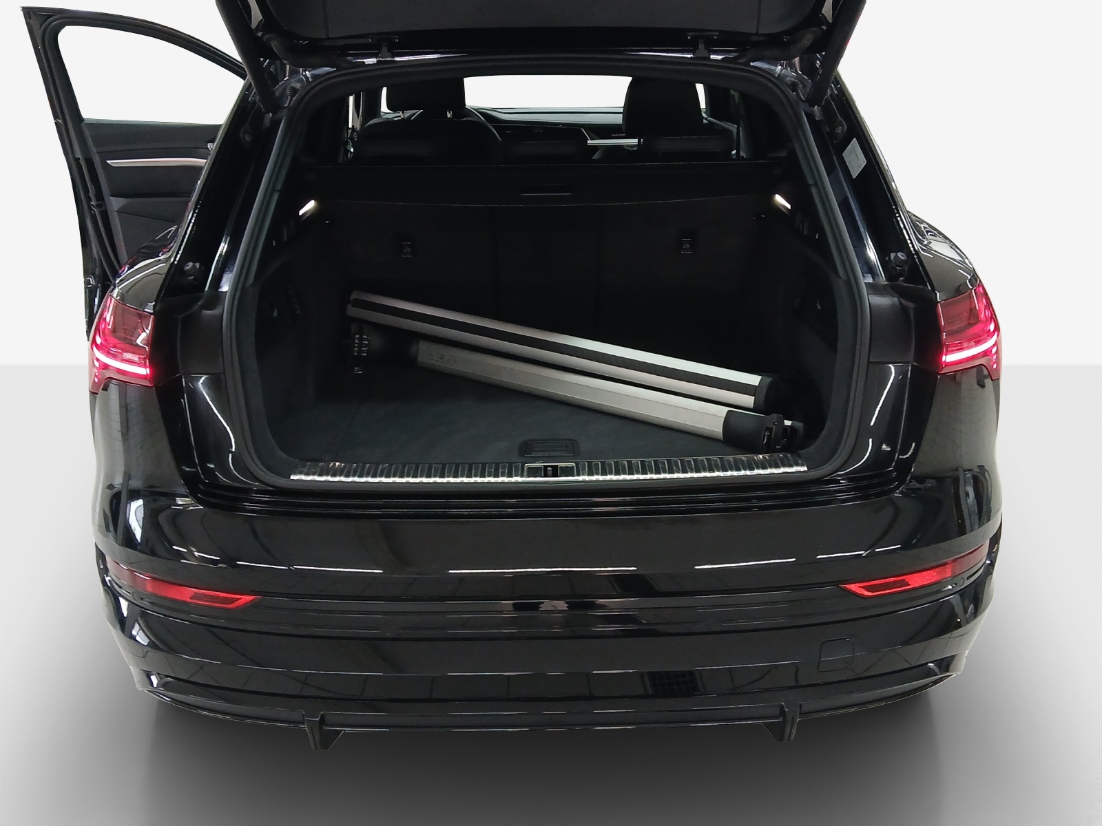 AUDI e-tron 55 S Line Black Edition quattro-image-13