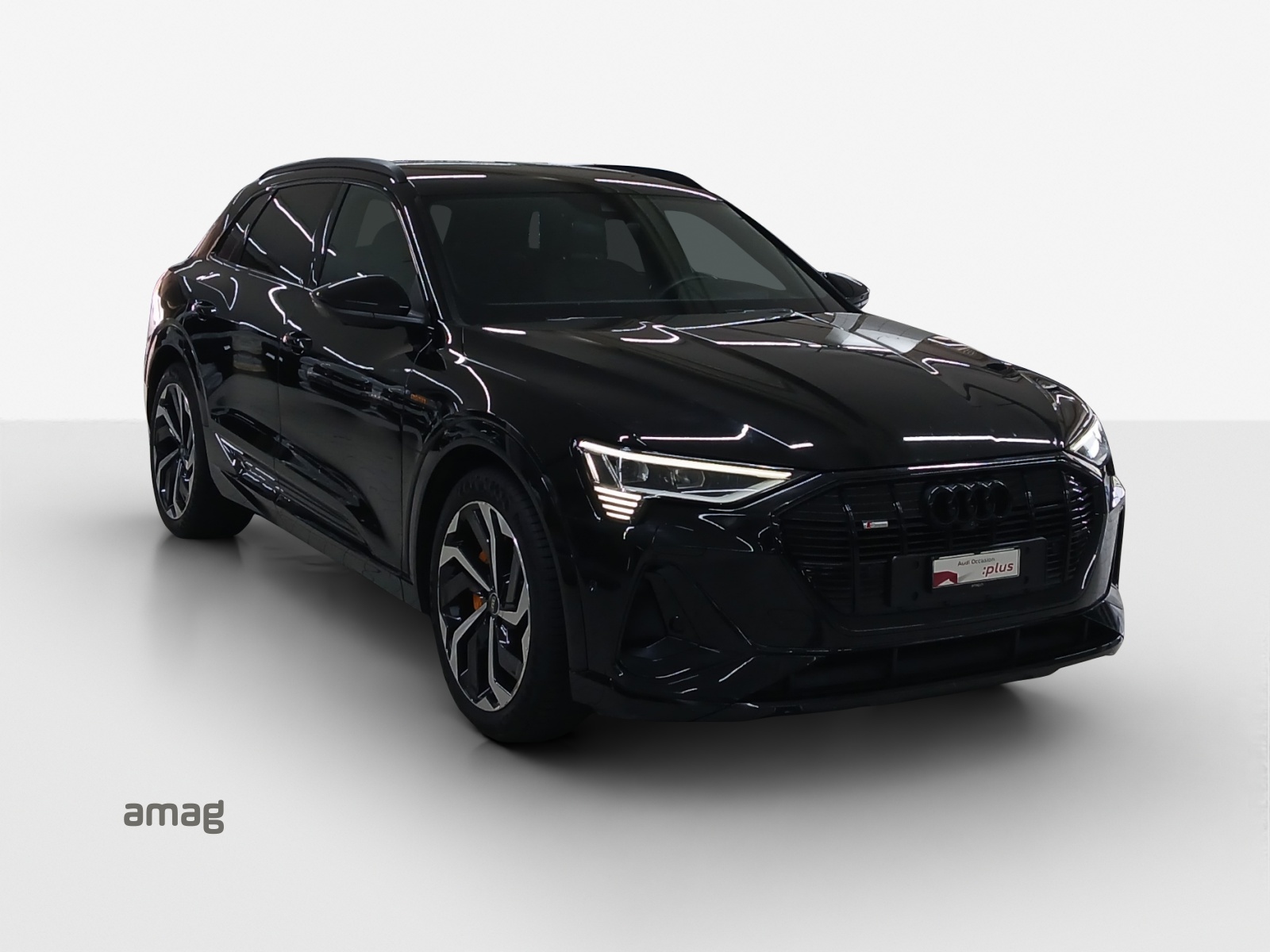 AUDI e-tron 55 S Line Black Edition quattro-image-6