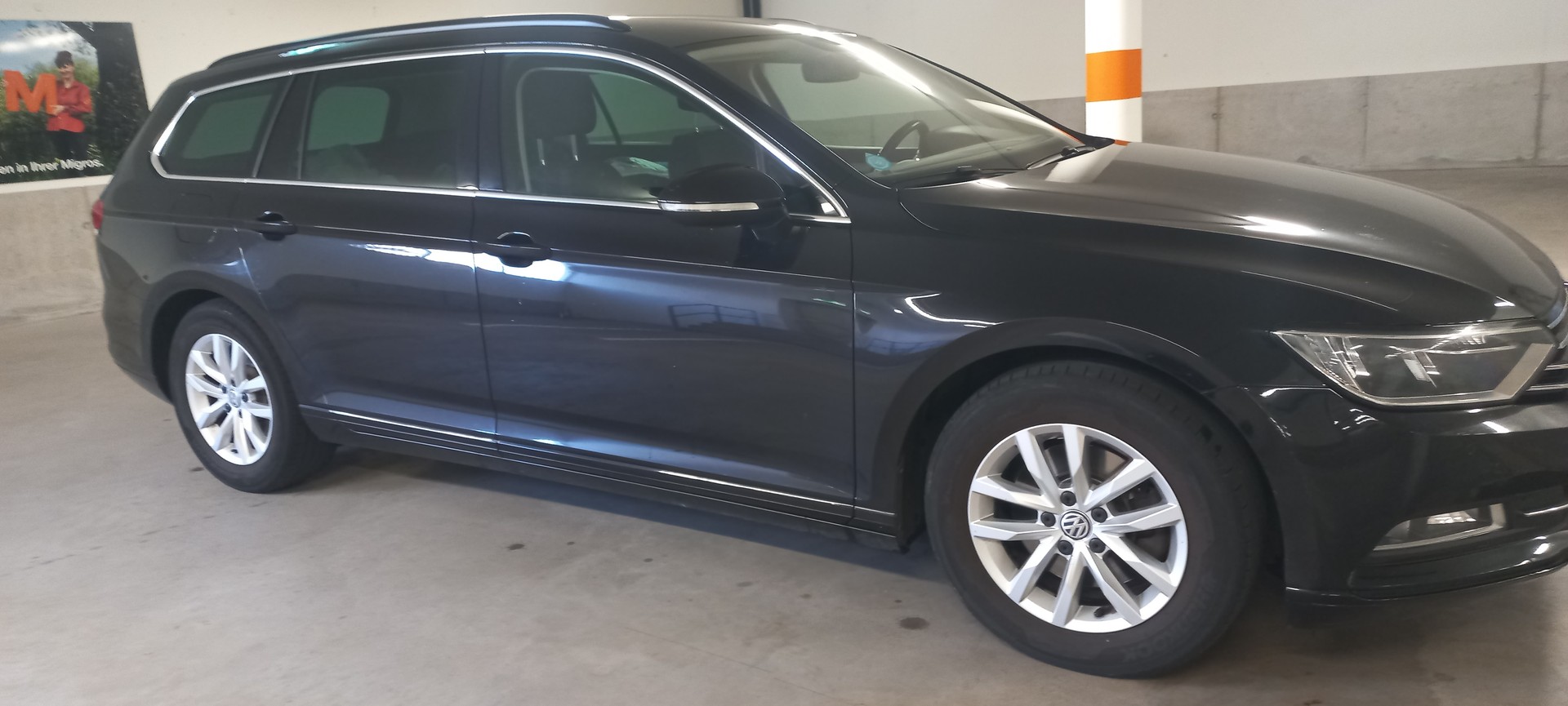 VW Passat Variant 2.0 TDI BMT Trendline DSG-image-8
