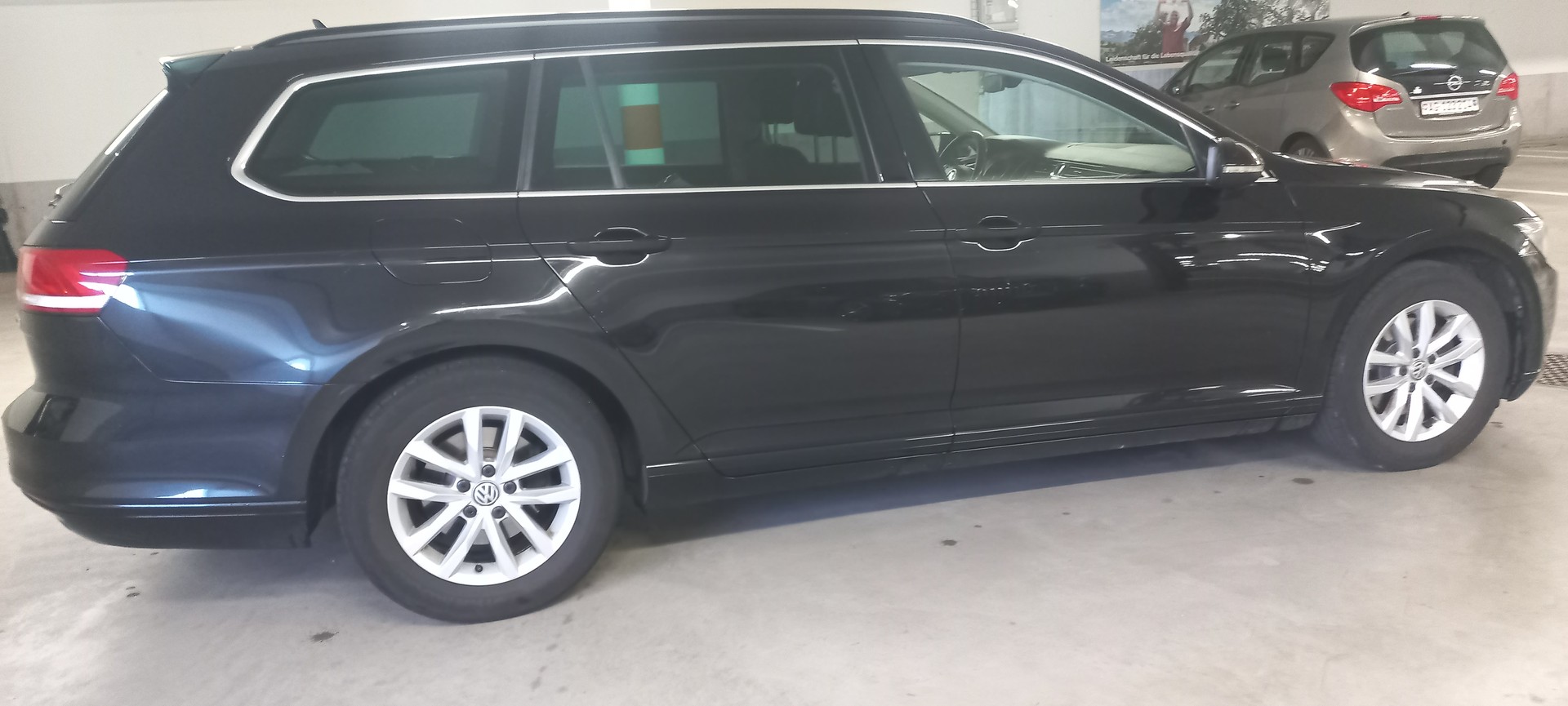 VW Passat Variant 2.0 TDI BMT Trendline DSG-image-6