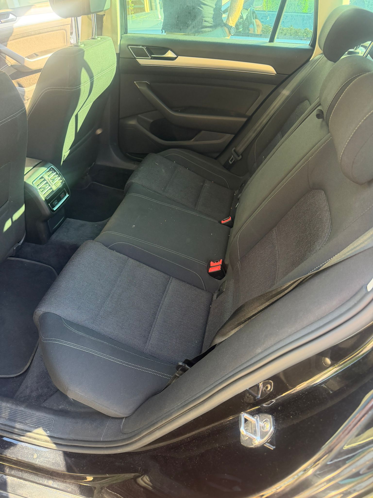 VW Passat Variant 2.0 TDI BMT Trendline DSG-image-11