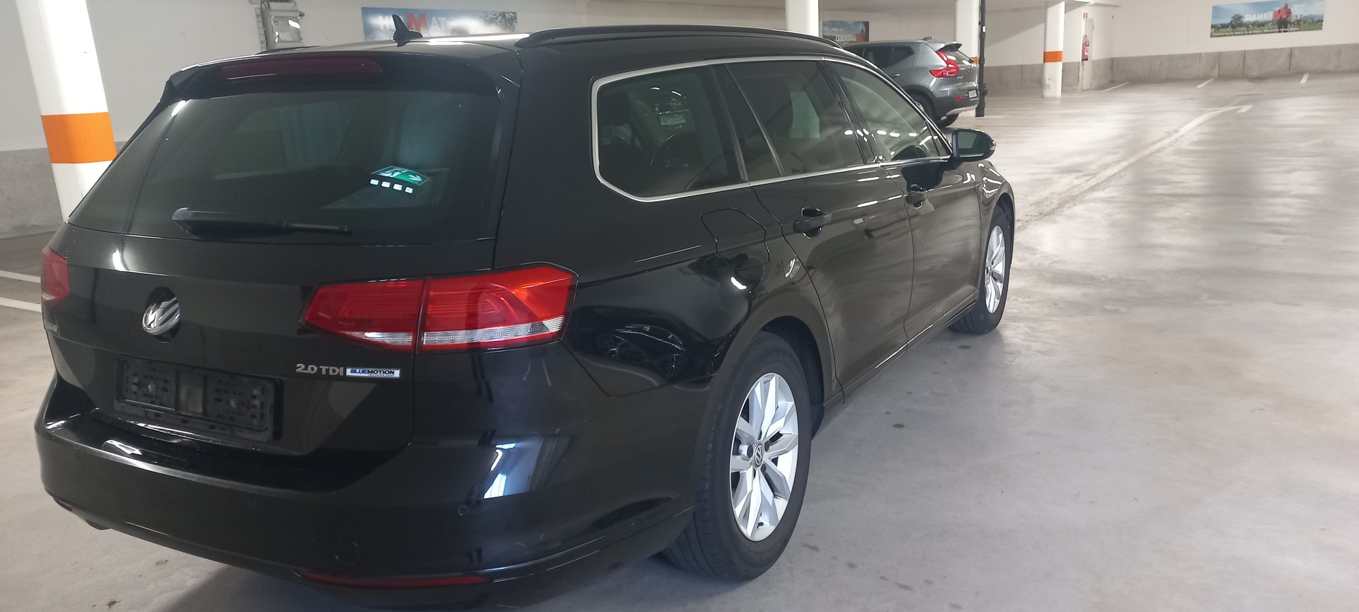 VW Passat Variant 2.0 TDI BMT Trendline DSG-image-5