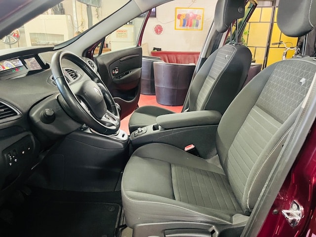 RENAULT Scénic 1.2 16V Turbo Expression-image-12