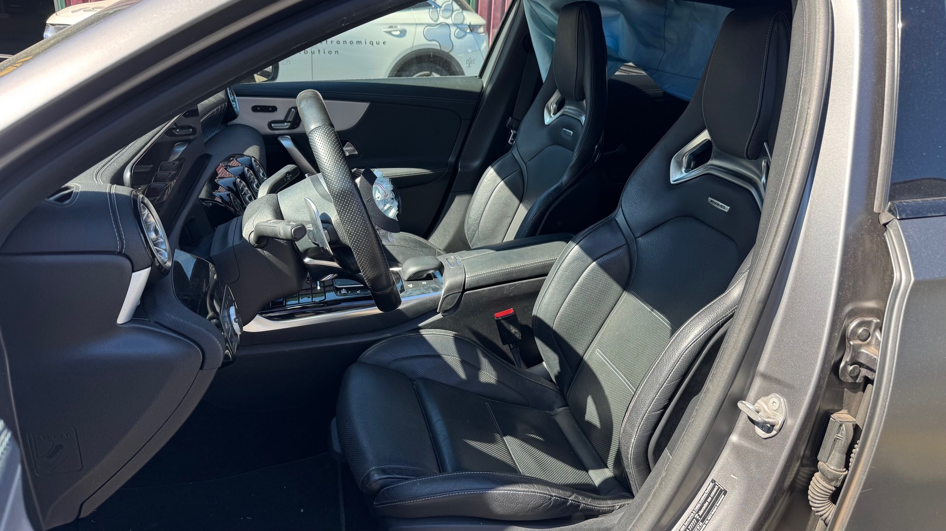 MERCEDES-BENZ A 35 AMG 4Matic Speedshift-image-12